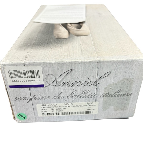 NIB  Anniel , Italian suede & silver sparkle t-strap sandals. Size 37 - Picture 5 of 10